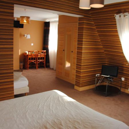 Logis Hotel Du Casino Restaurant Le Mathelia В'єрвіль-сюр-Мер Екстер'єр фото