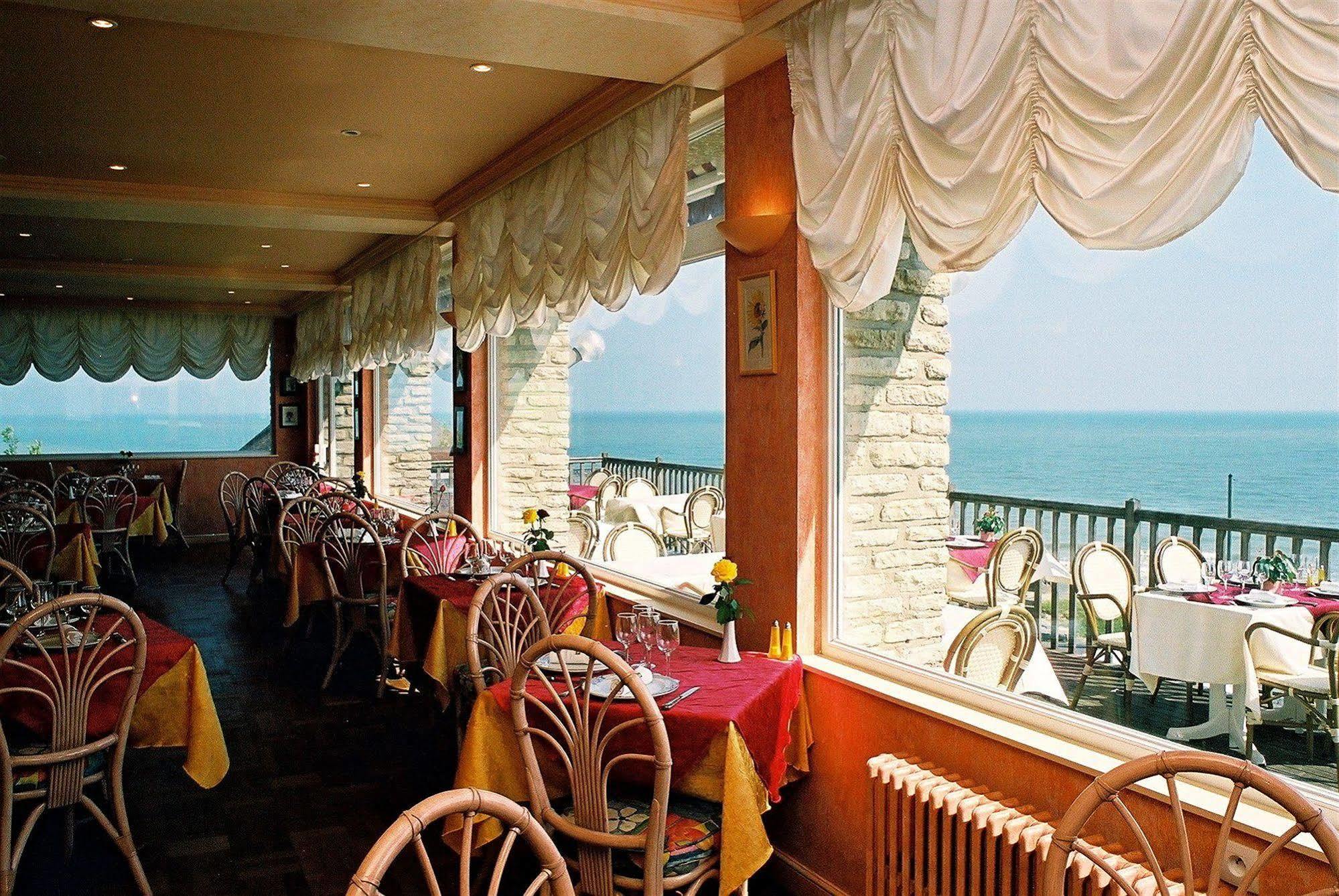 Logis Hotel Du Casino Restaurant Le Mathelia В'єрвіль-сюр-Мер Екстер'єр фото
