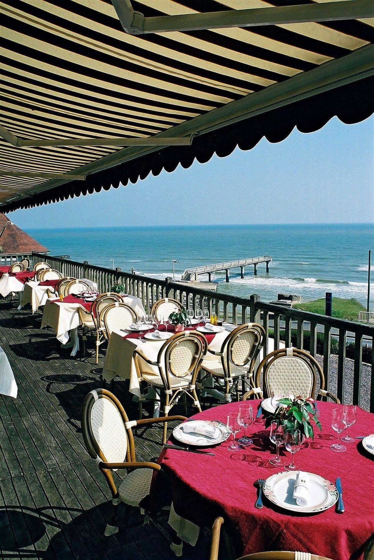 Logis Hotel Du Casino Restaurant Le Mathelia В'єрвіль-сюр-Мер Екстер'єр фото